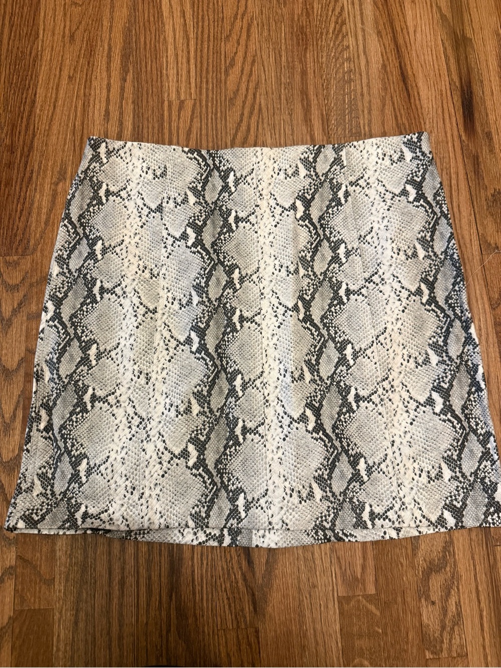 Wild Honey Snake-Print Mini Skirt - White & Gray